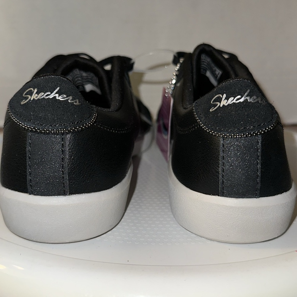 🆕Skechers Sneakers - Picture 6 of 8